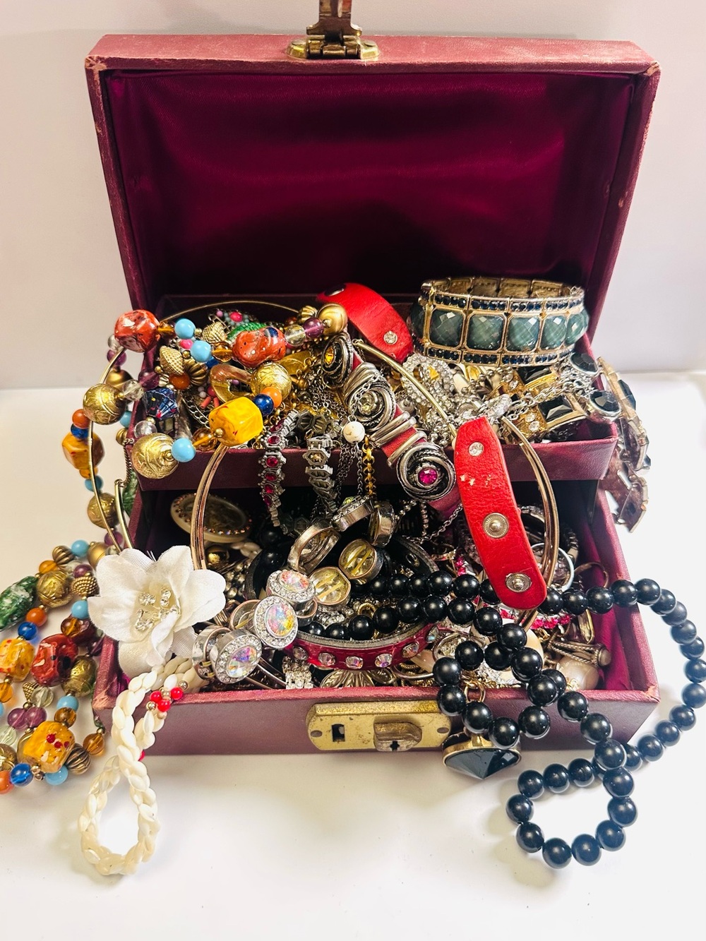 Grandma's Jewelry Box  Large Lot Vintage Wearable assorted 2+ Pounds AS IS/SHOWN